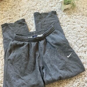 Nike loungewear comfy light grey men’s cozy pants sweats sweatpants